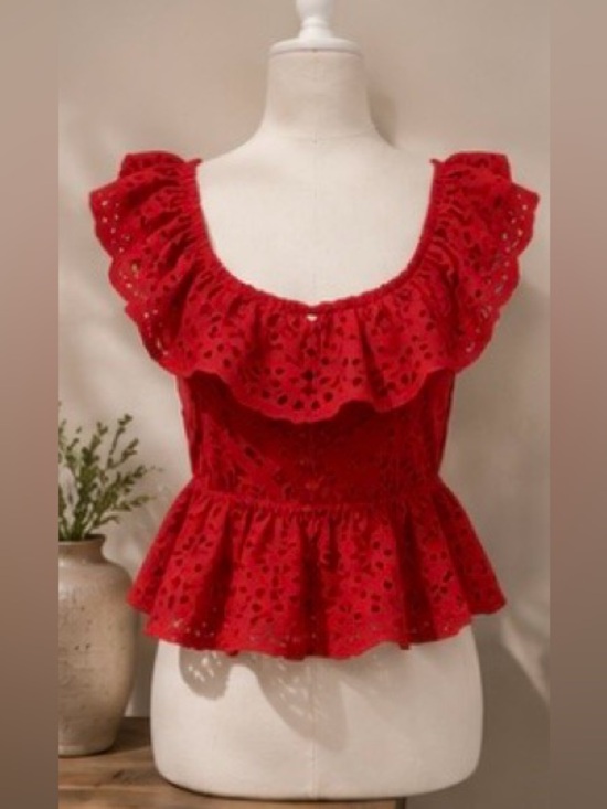 En Saison Tops - En Saison Scarlet Eyelet Blouse